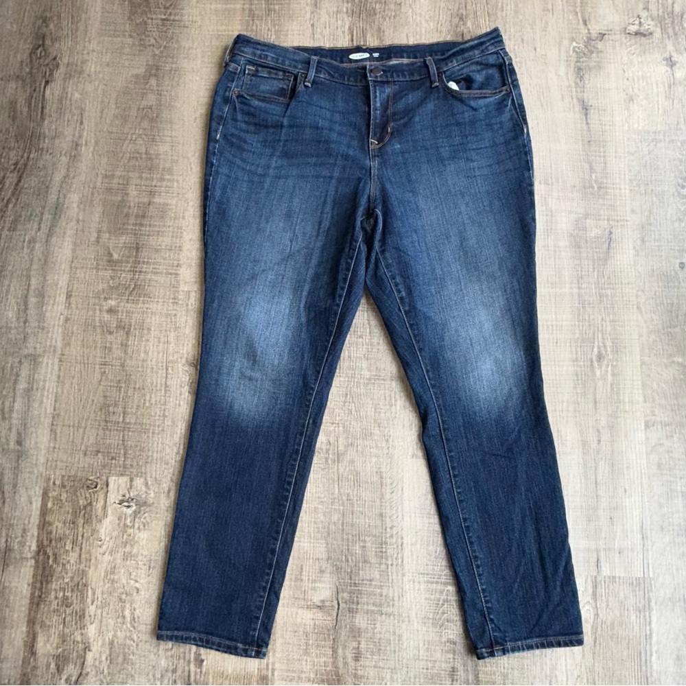 Old Navy Women's Jeans 14 Short Dark Wash
Classic Fit